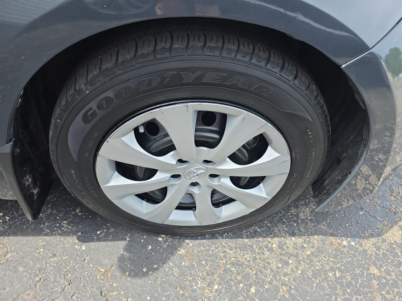 Toyota Corolla LE CVT (Natl) 2024