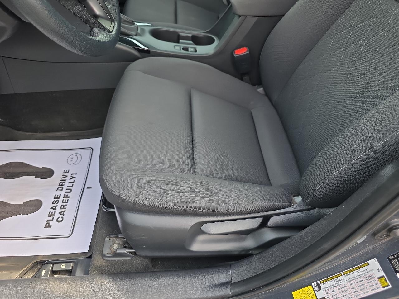 Toyota Corolla LE CVT (Natl) 2024