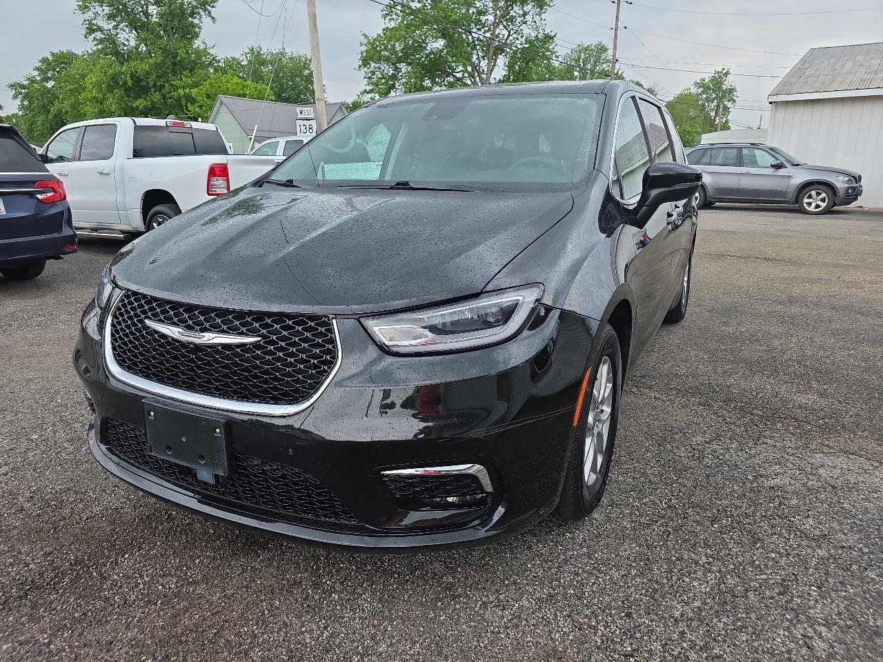 Chrysler Pacifica Touring L FWD 2023