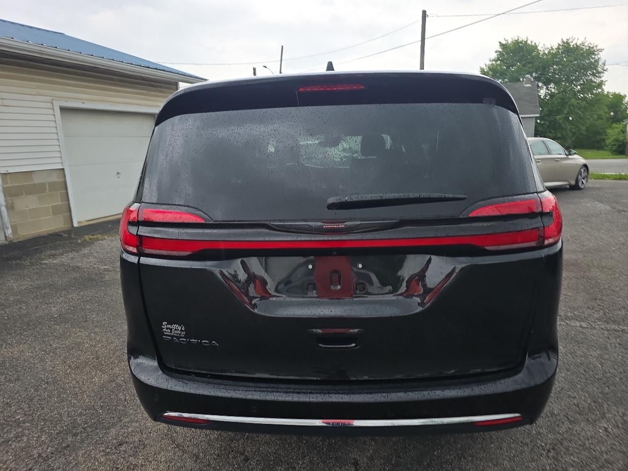 Chrysler Pacifica Touring L FWD 2023