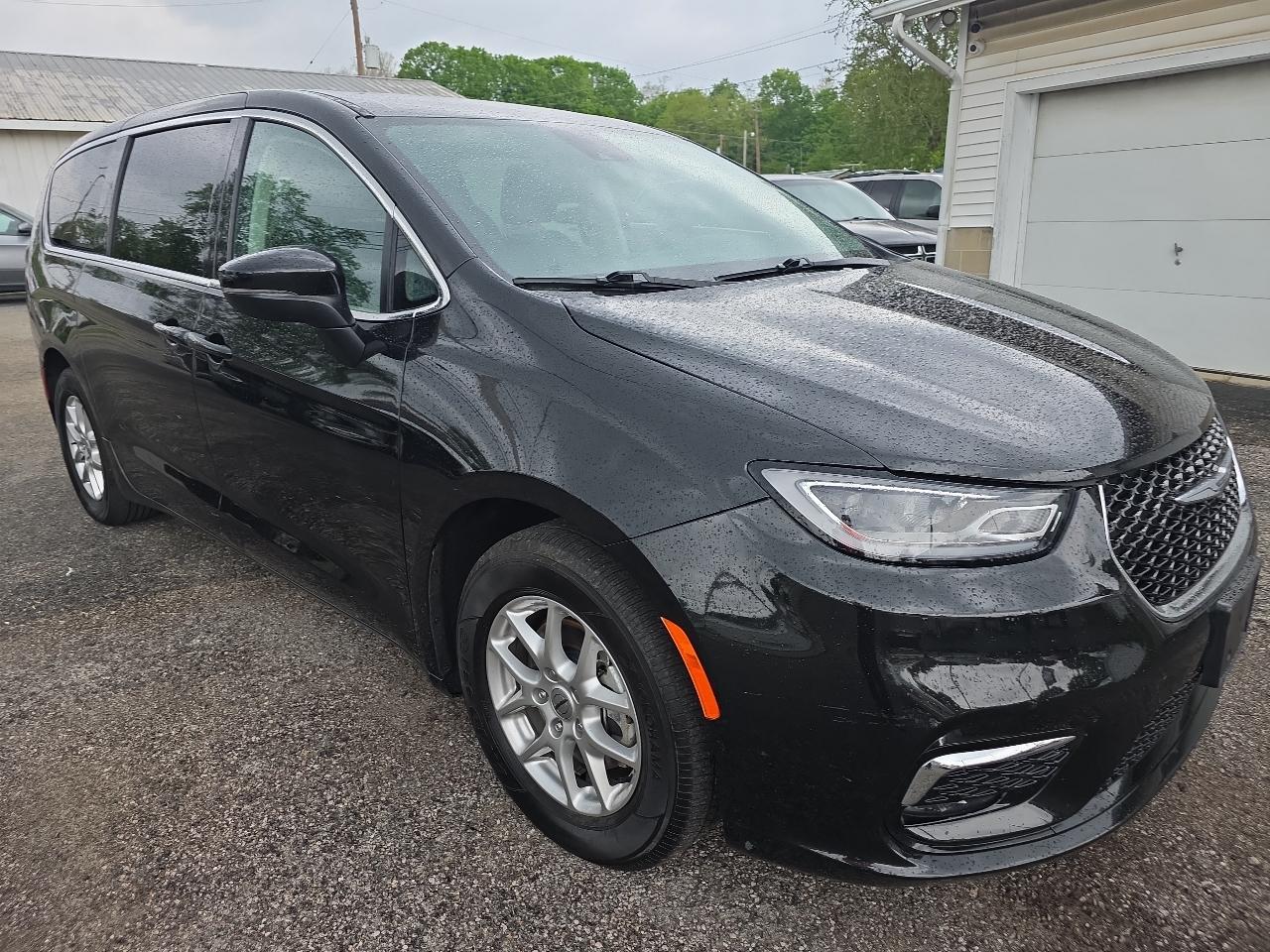 Chrysler Pacifica Touring L FWD 2023