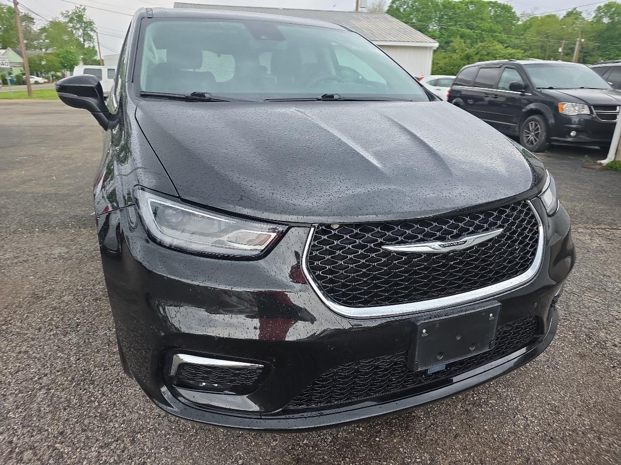 Chrysler Pacifica Touring L FWD 2023