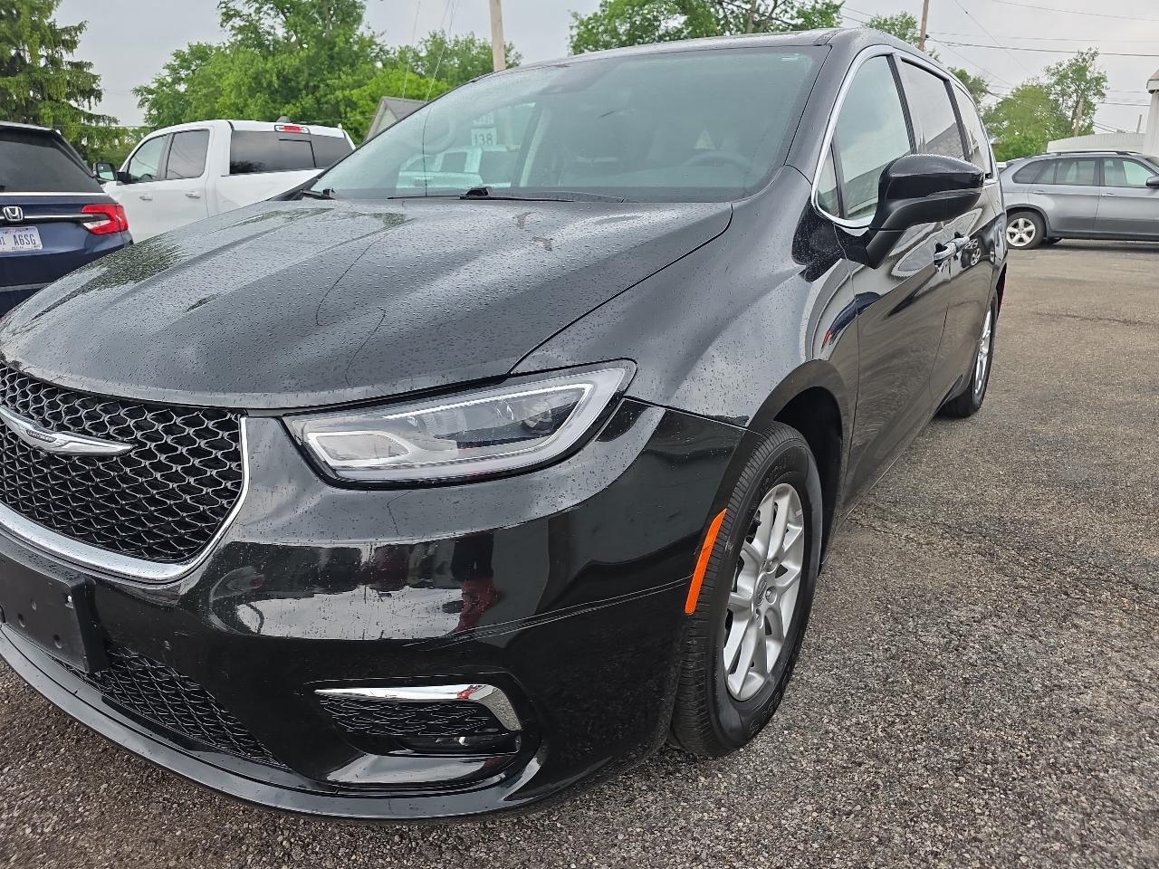 Chrysler Pacifica Touring L FWD 2023
