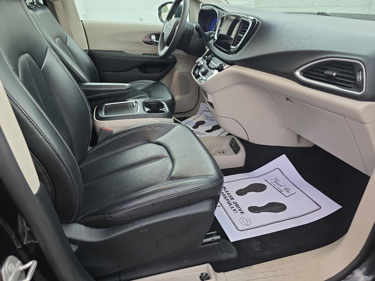 Chrysler Pacifica Touring L FWD 2023
