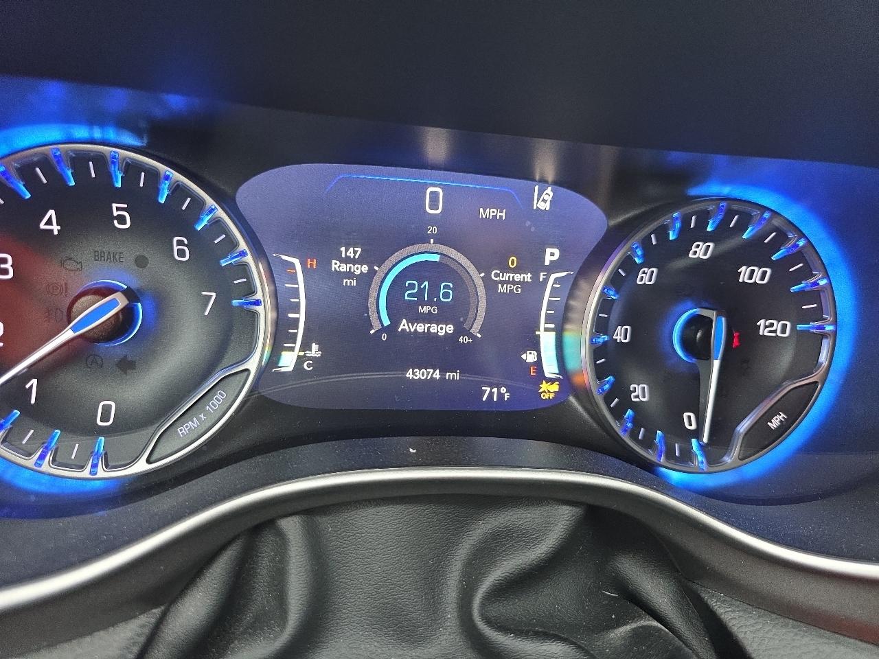 Chrysler Pacifica Touring L FWD 2023
