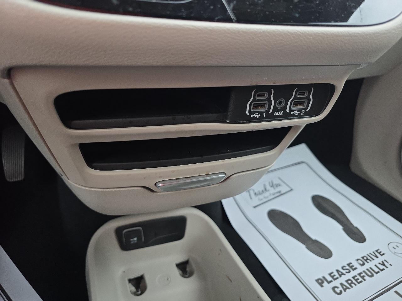 Chrysler Pacifica Touring L FWD 2023
