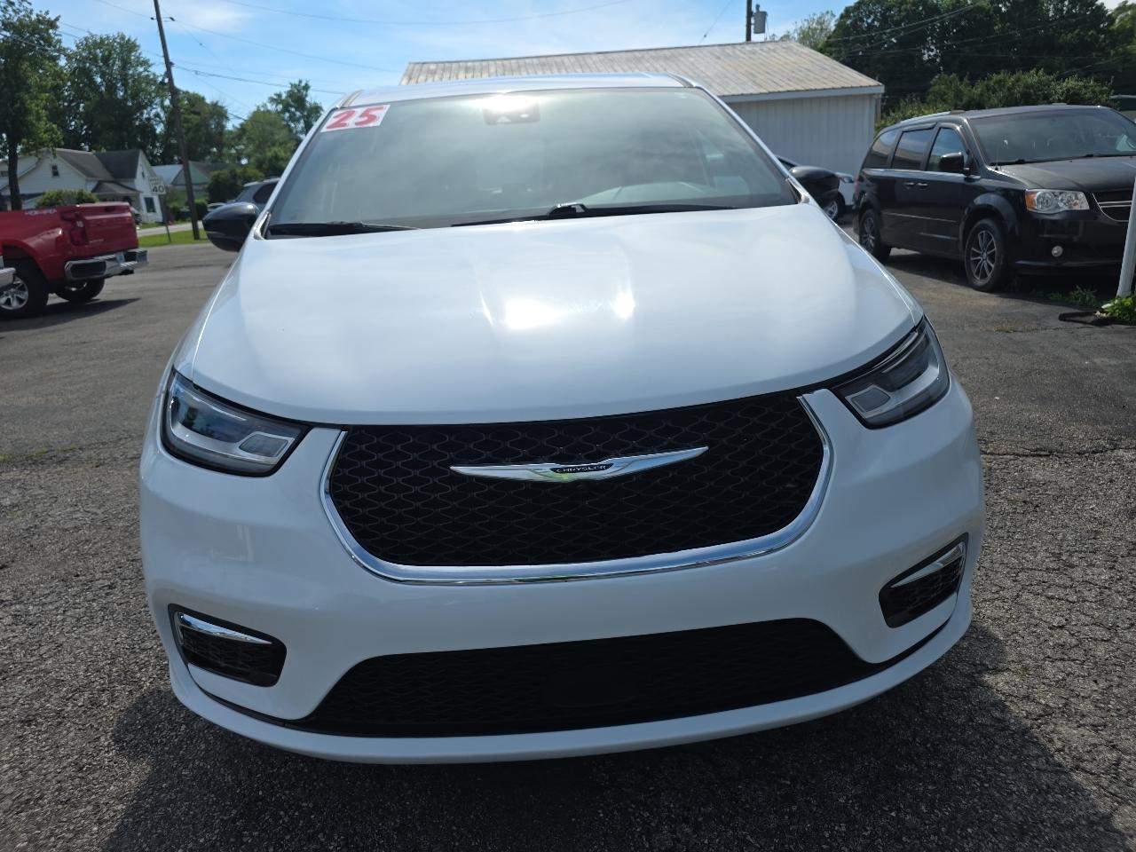 Chrysler Pacifica Select FWD 2025