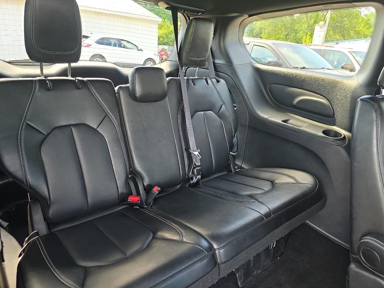 Chrysler Pacifica Select FWD 2025