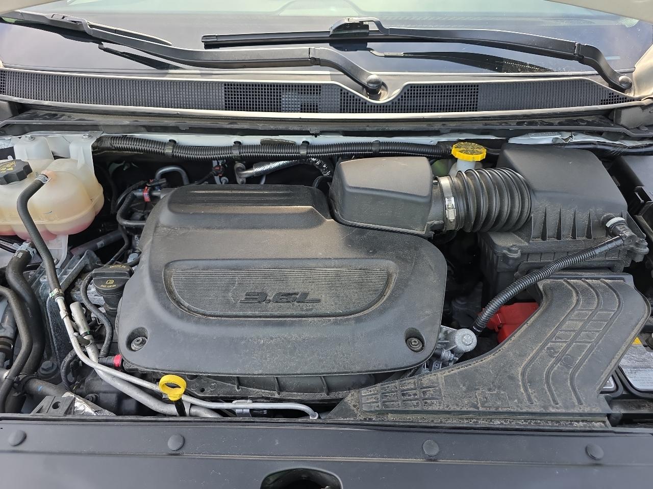 Chrysler Pacifica Select FWD 2025