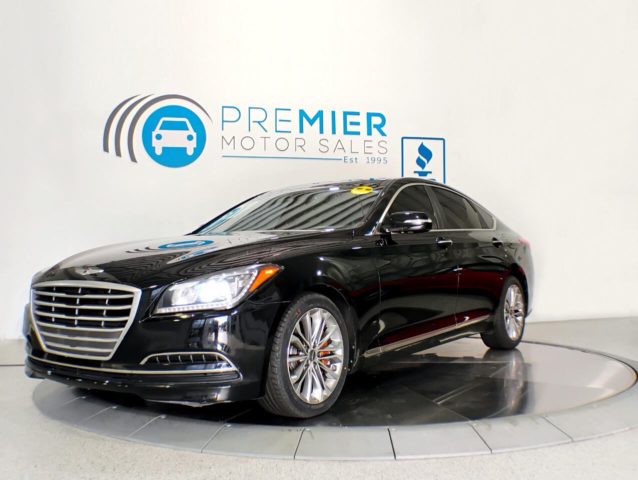 2015 Hyundai Genesis 3.8 photo 2