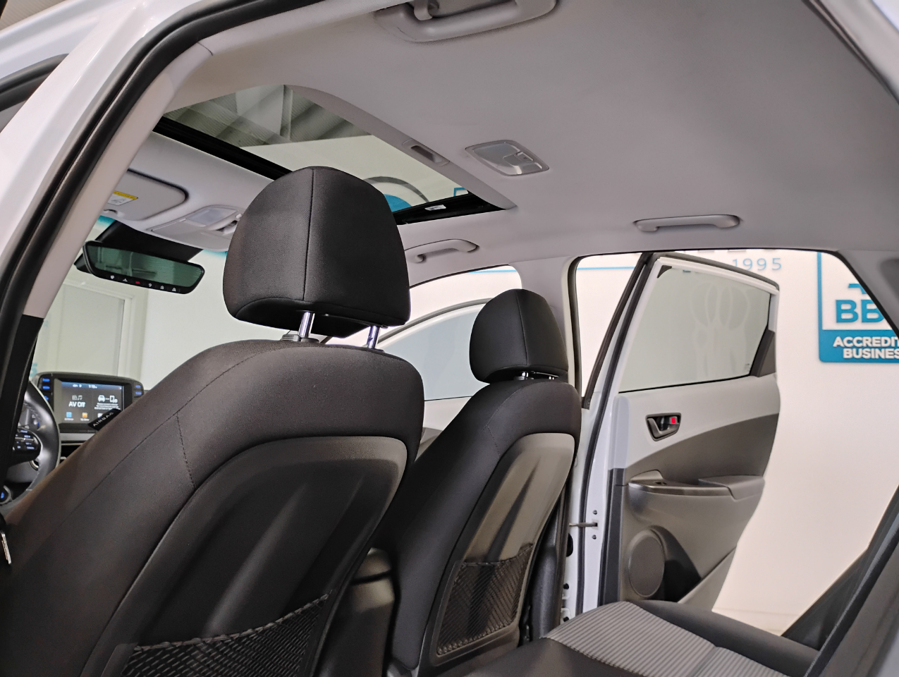 Hyundai Kona SEL w/Contrast Roof 2020