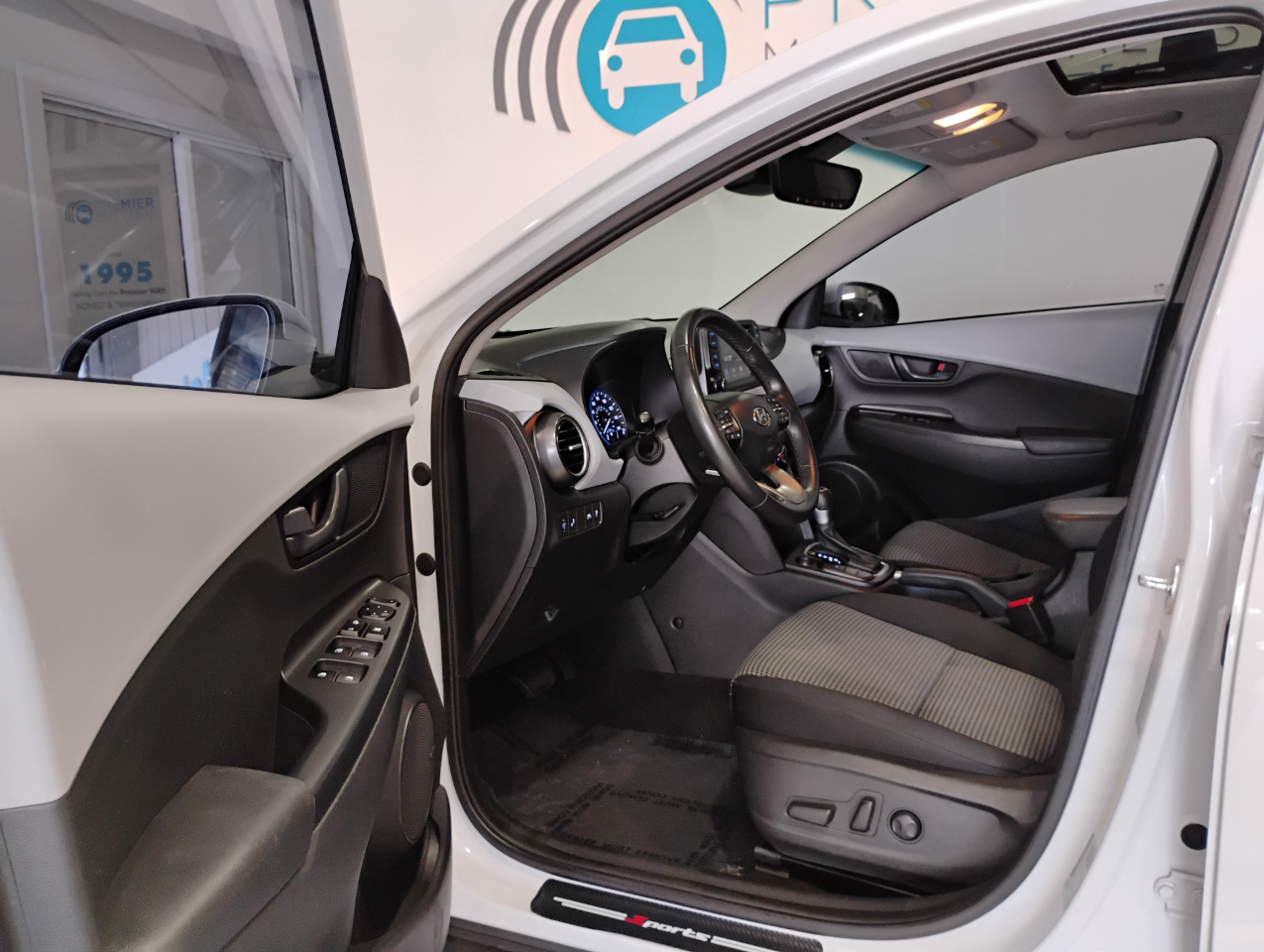 Hyundai Kona SEL w/Contrast Roof 2020