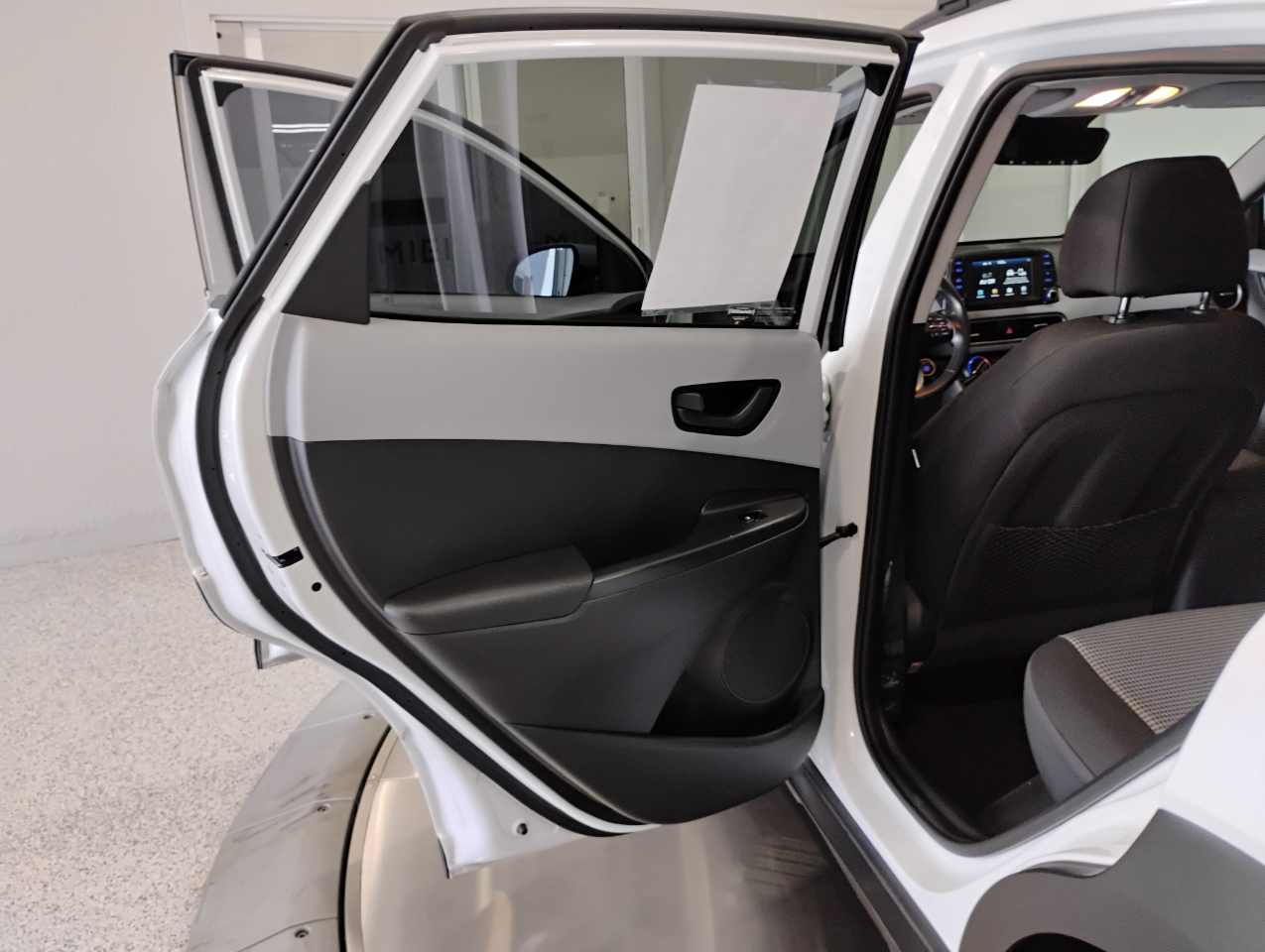 Hyundai Kona SEL w/Contrast Roof 2020