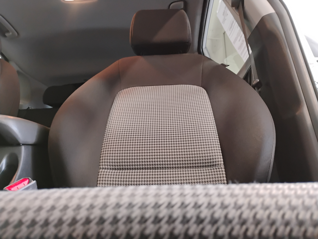 Hyundai Kona SEL w/Contrast Roof 2020