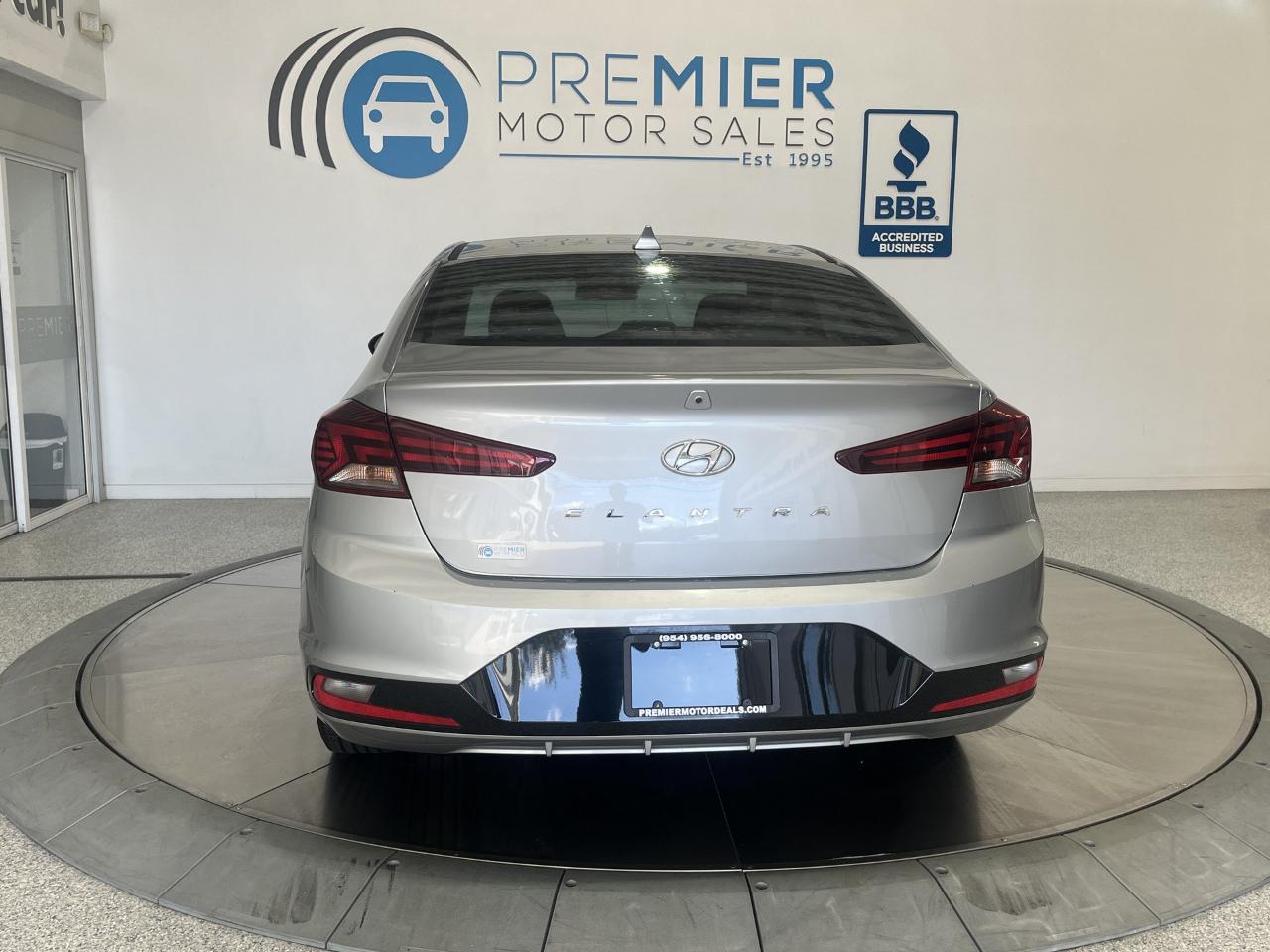 Hyundai Elantra SEL 2020