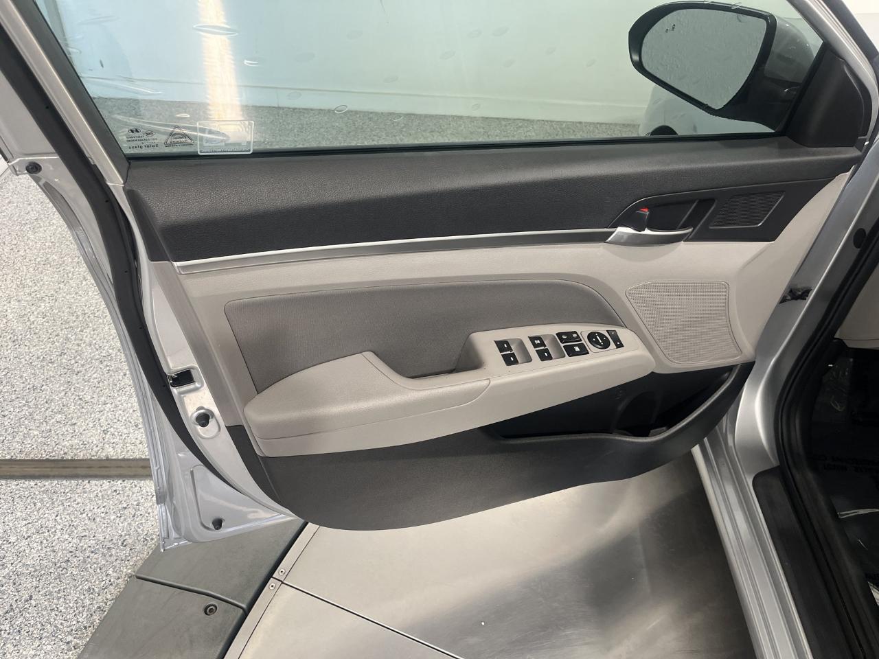 Hyundai Elantra SEL 2020