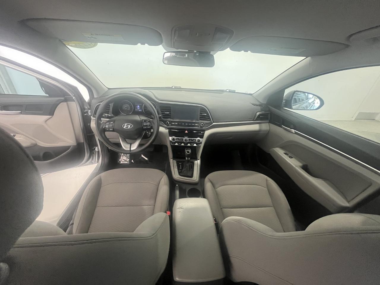 Hyundai Elantra SEL 2020
