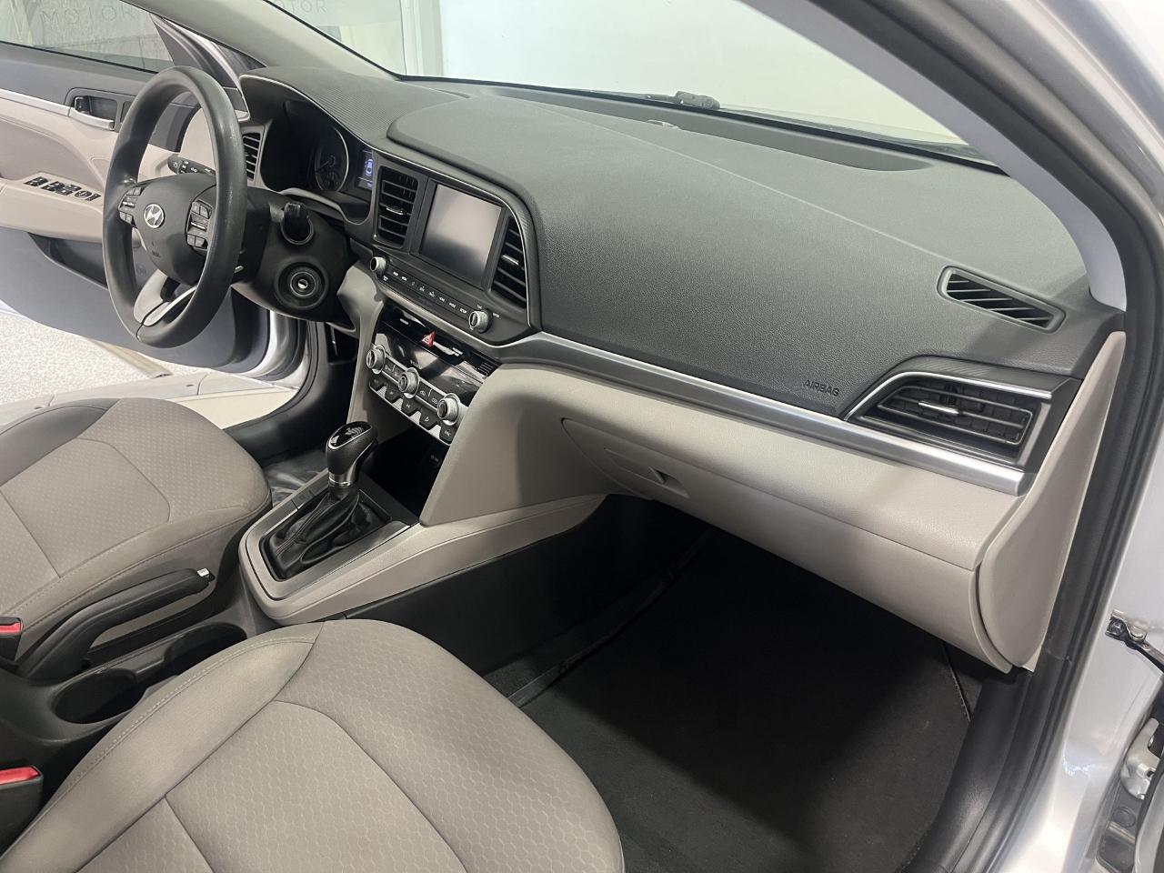Hyundai Elantra SEL 2020