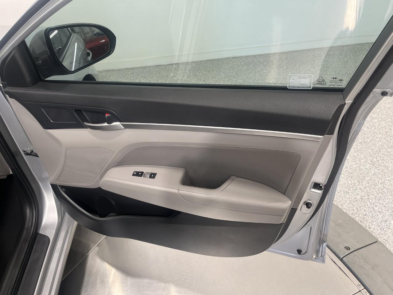 Hyundai Elantra SEL 2020