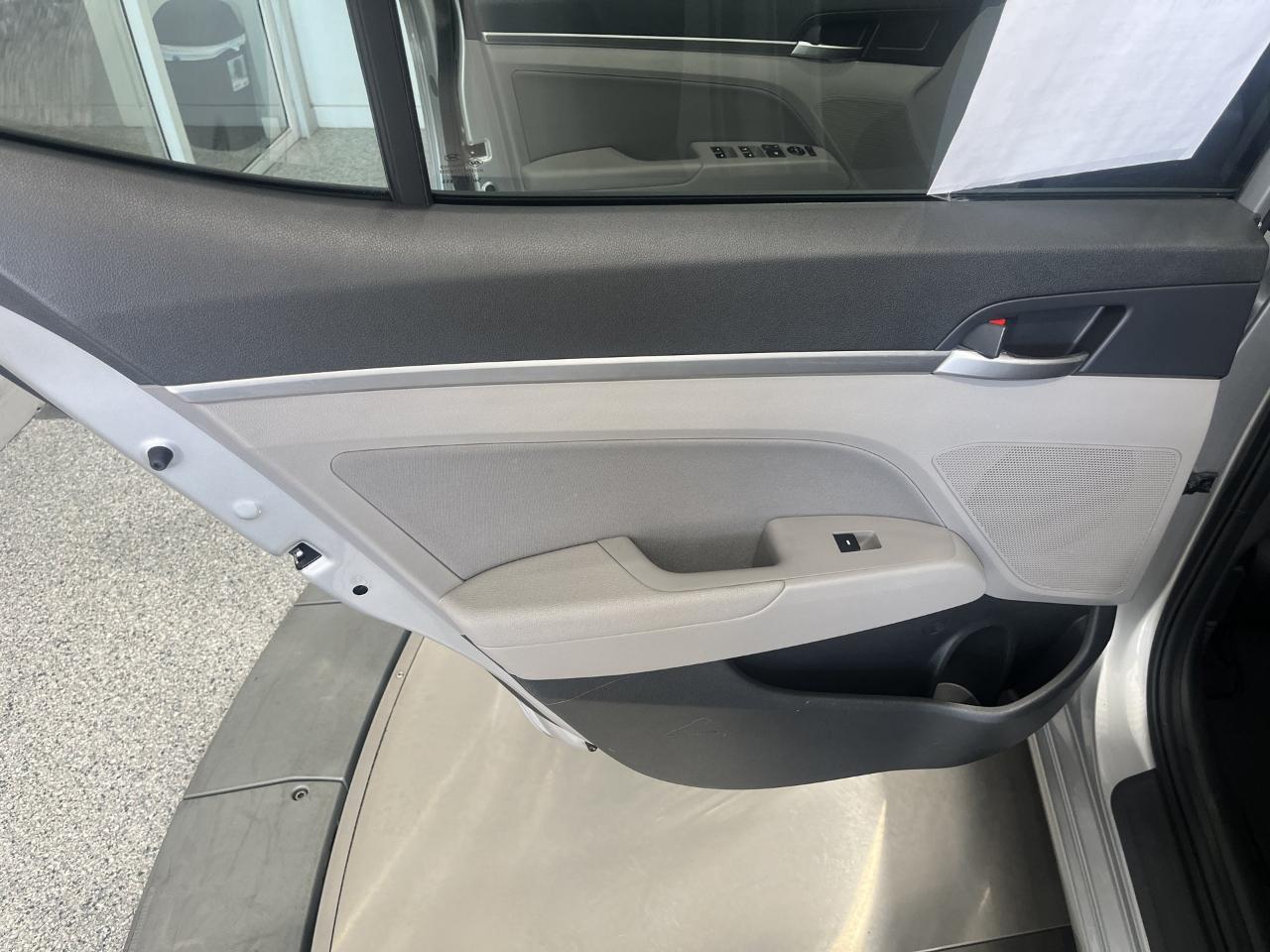 Hyundai Elantra SEL 2020