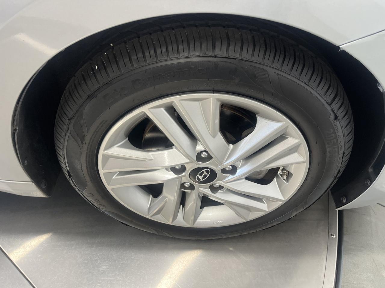 Hyundai Elantra SEL 2020