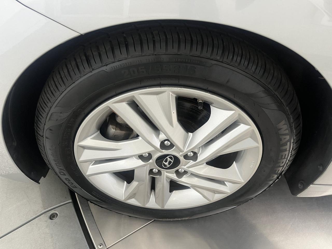 Hyundai Elantra SEL 2020