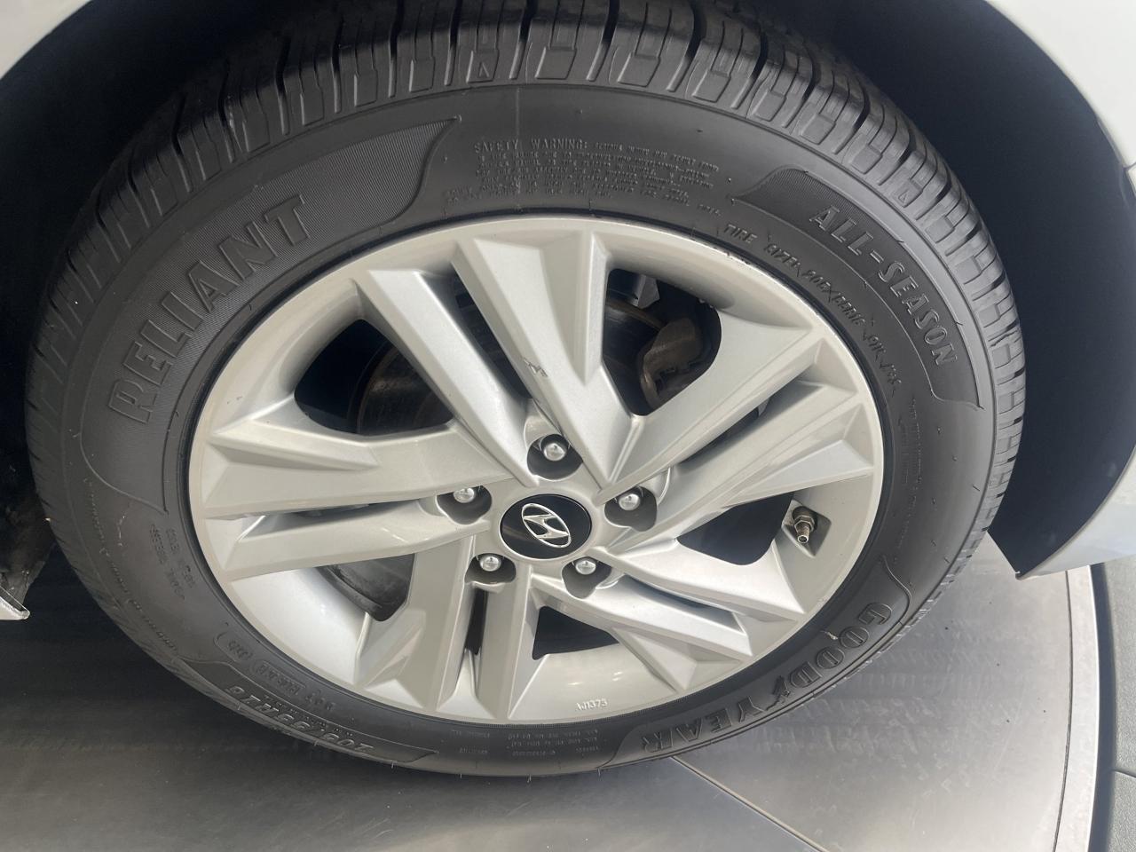 Hyundai Elantra SEL 2020
