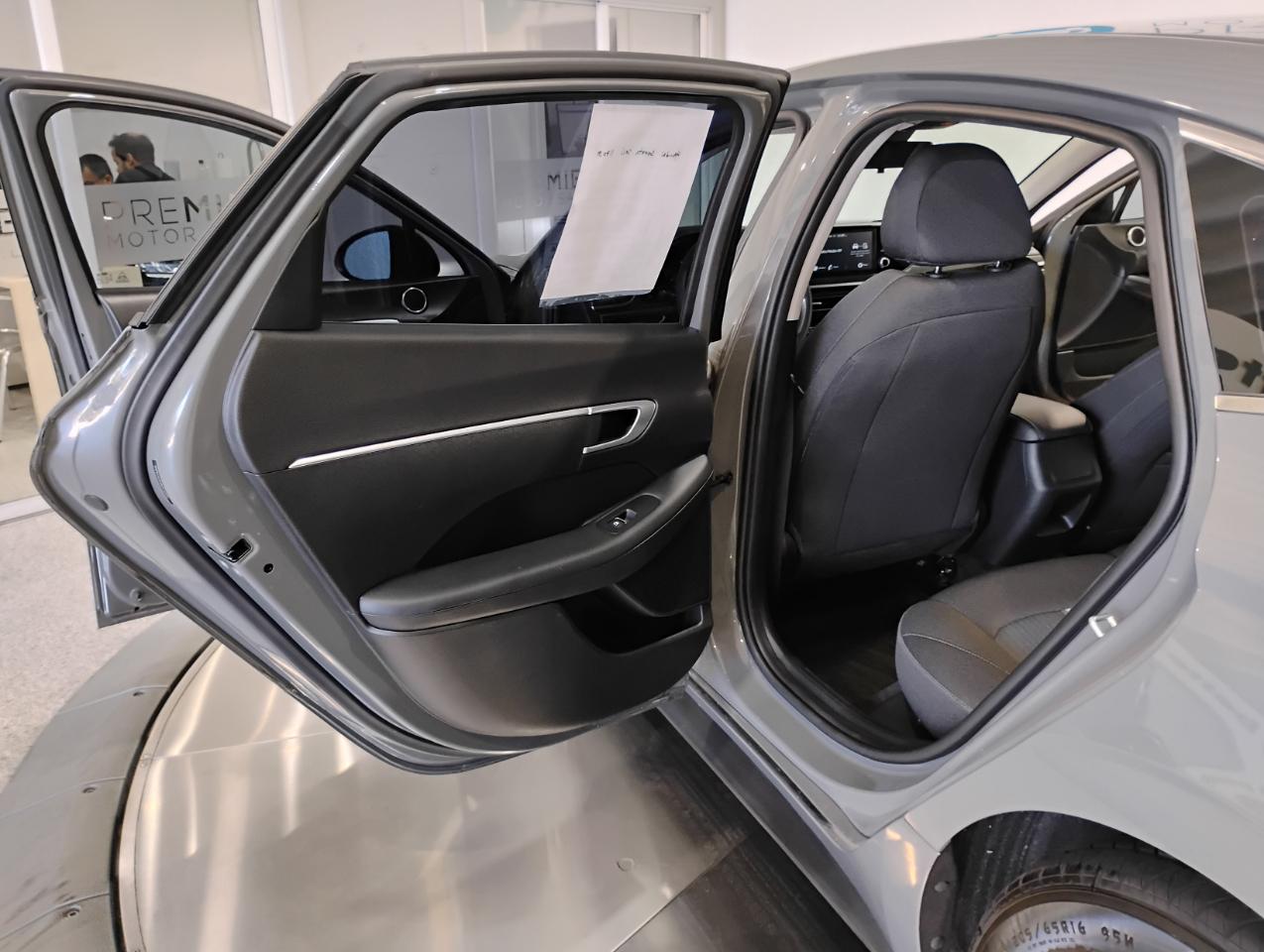 Hyundai Sonata SE 2021