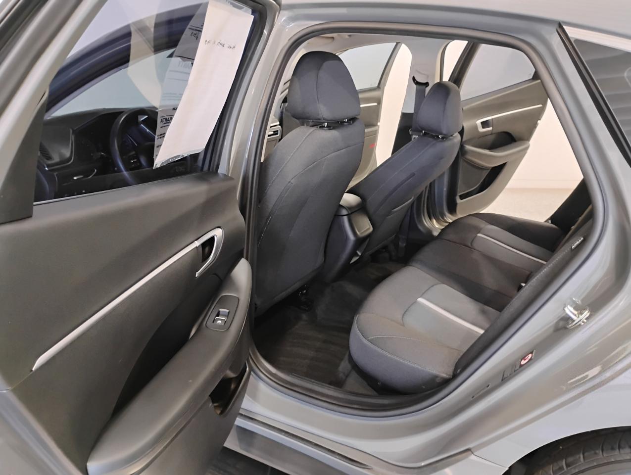 Hyundai Sonata SE 2021