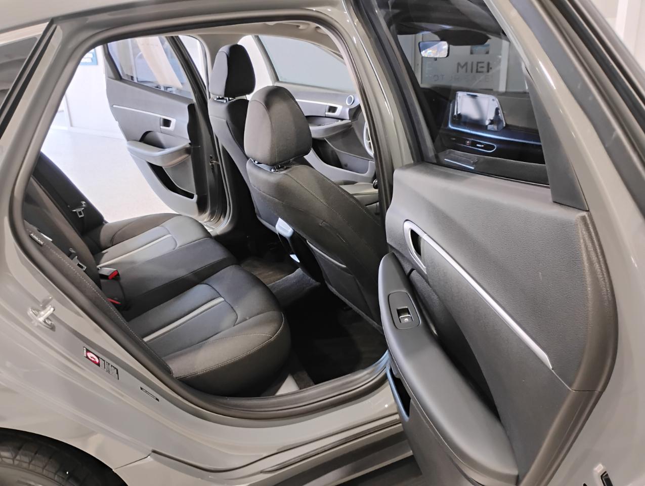 Hyundai Sonata SE 2021