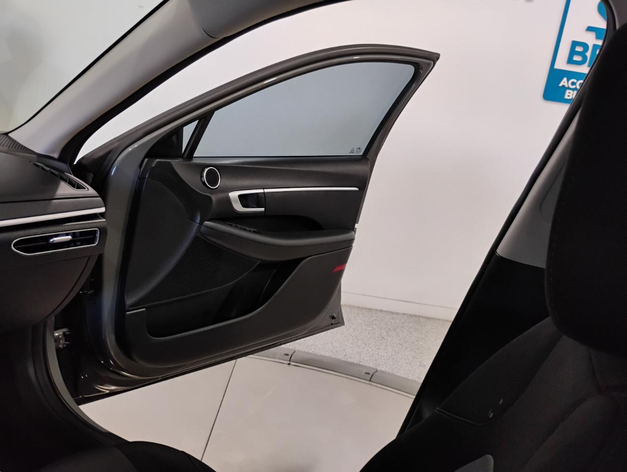 Hyundai Sonata SE 2021