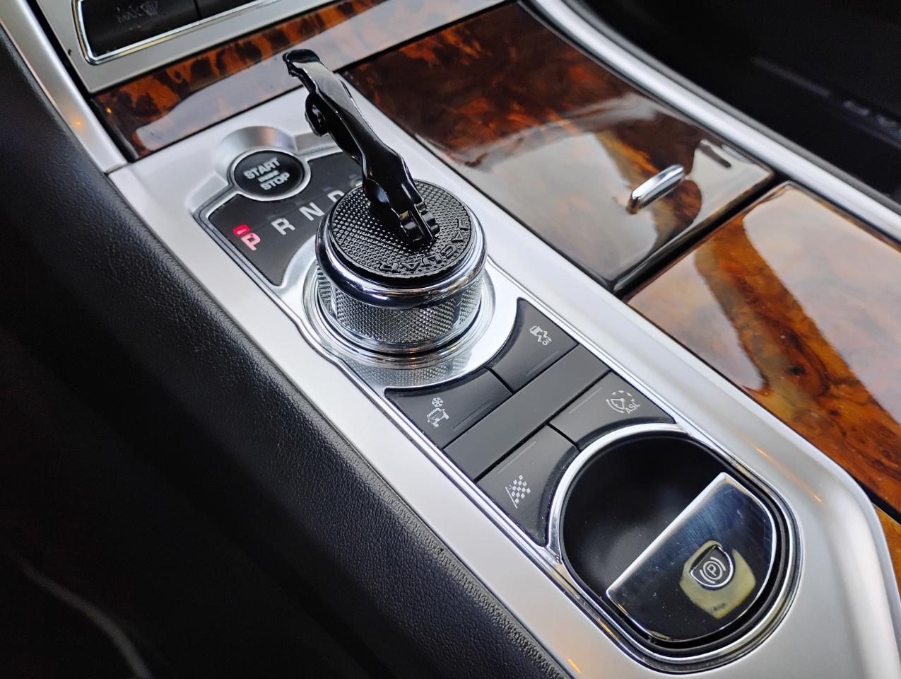 Jaguar XF-Series XF 3.0 Sport 2015