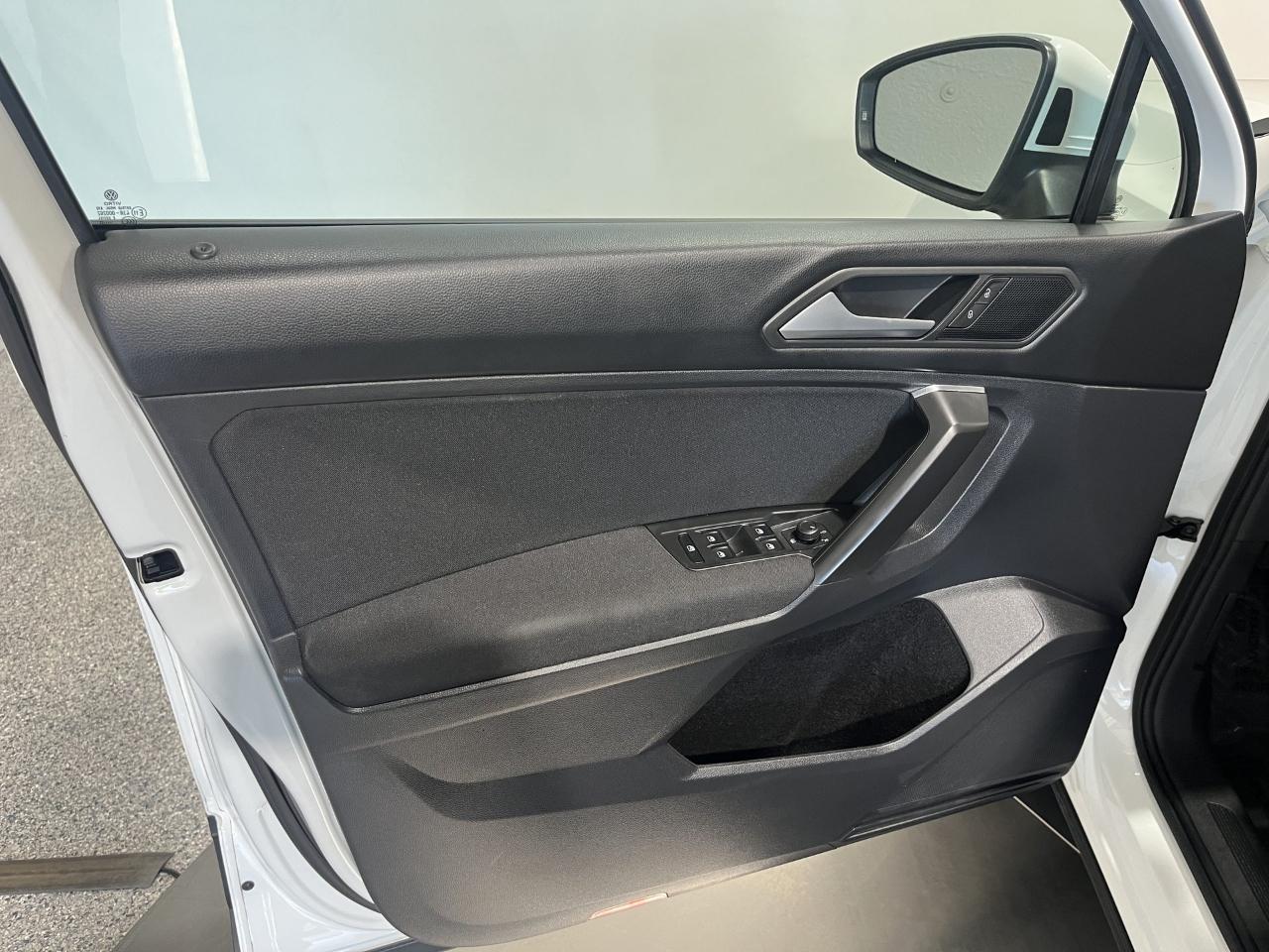 Volkswagen Tiguan S 2021