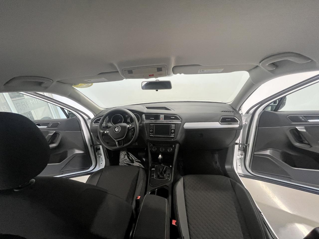 Volkswagen Tiguan S 2021