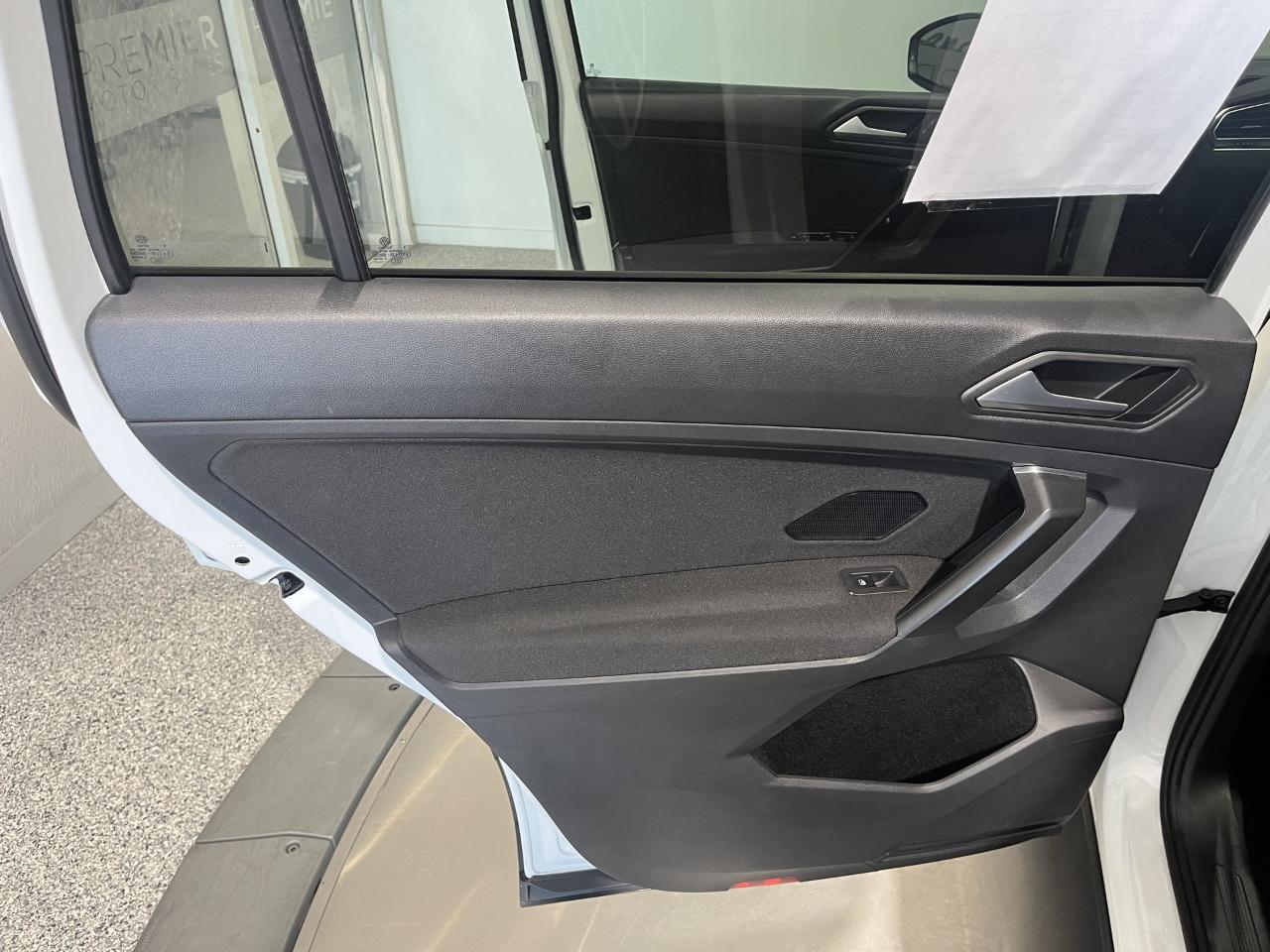 Volkswagen Tiguan S 2021