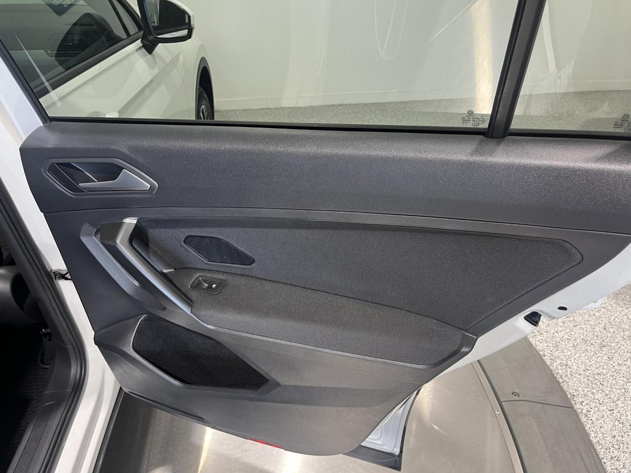 Volkswagen Tiguan S 2021