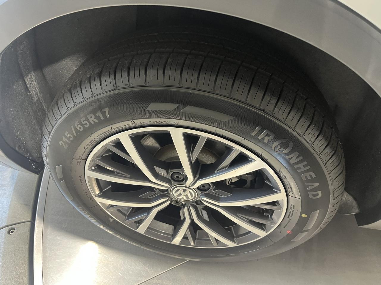 Volkswagen Tiguan S 2021