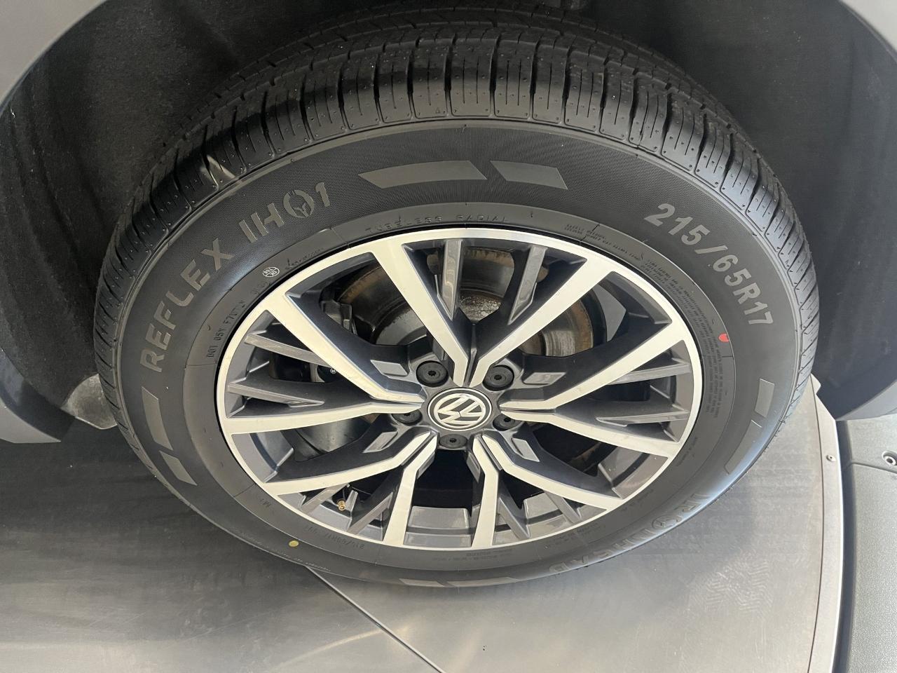 Volkswagen Tiguan S 2021