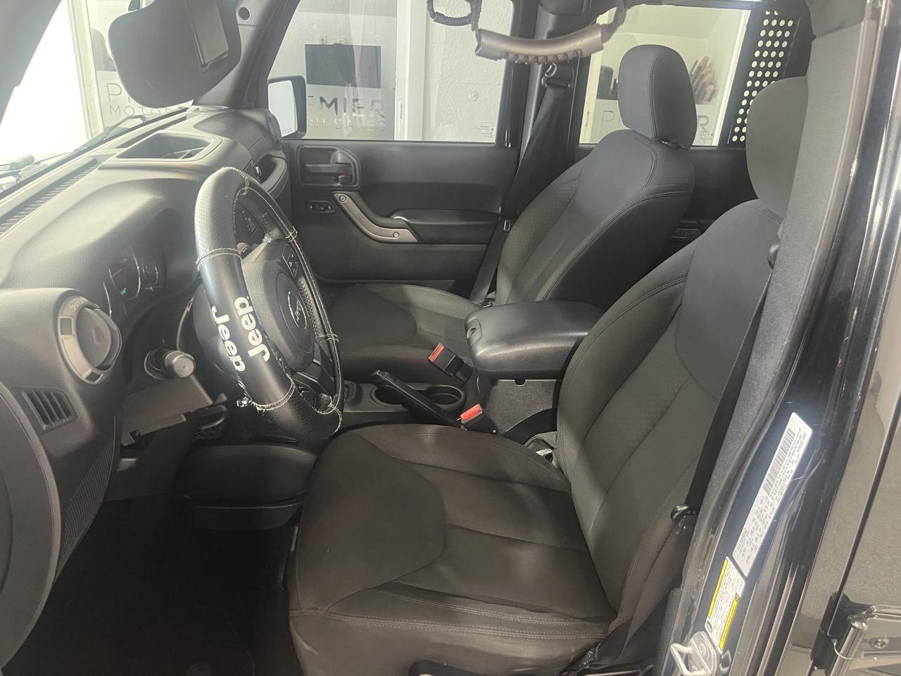 Jeep Wrangler Unlimited Sport 4WD 2015