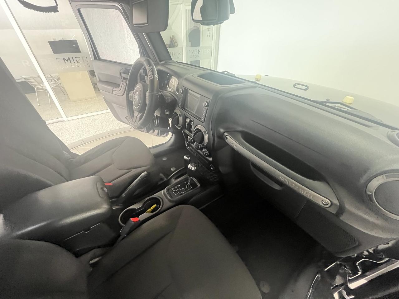 Jeep Wrangler Unlimited Sport 4WD 2015