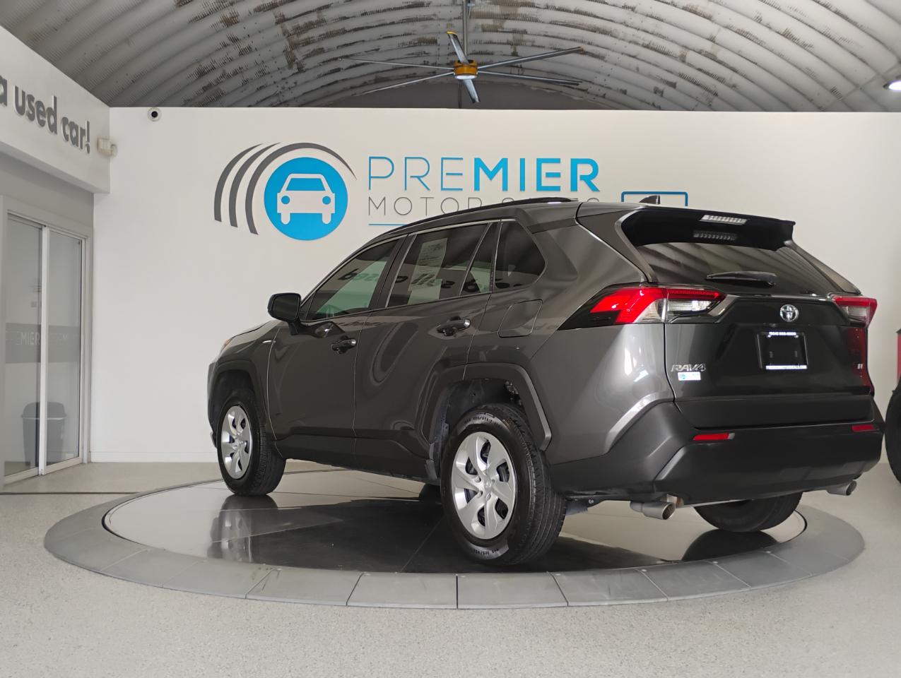 Toyota RAV4 LE 2021