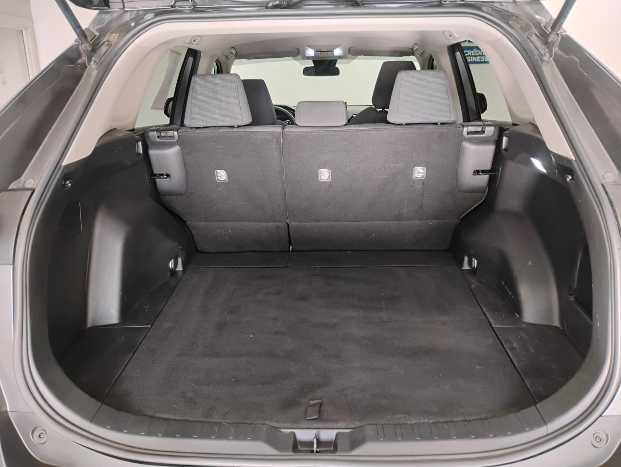 Toyota RAV4 LE 2021