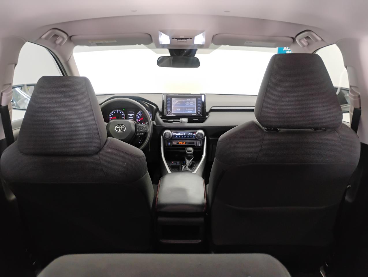 Toyota RAV4 LE 2021