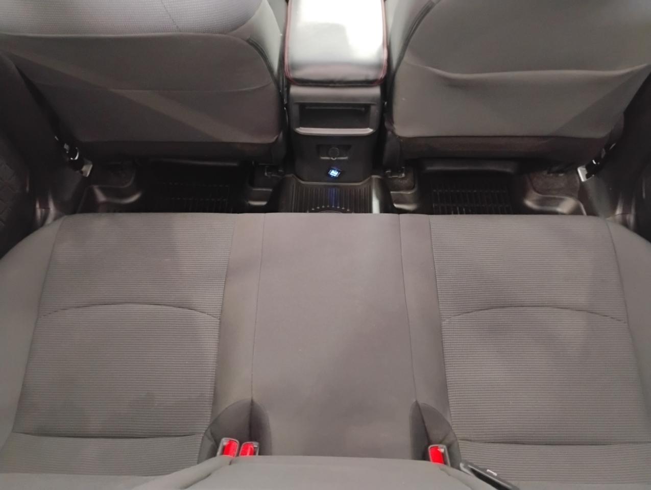 Toyota RAV4 LE 2021