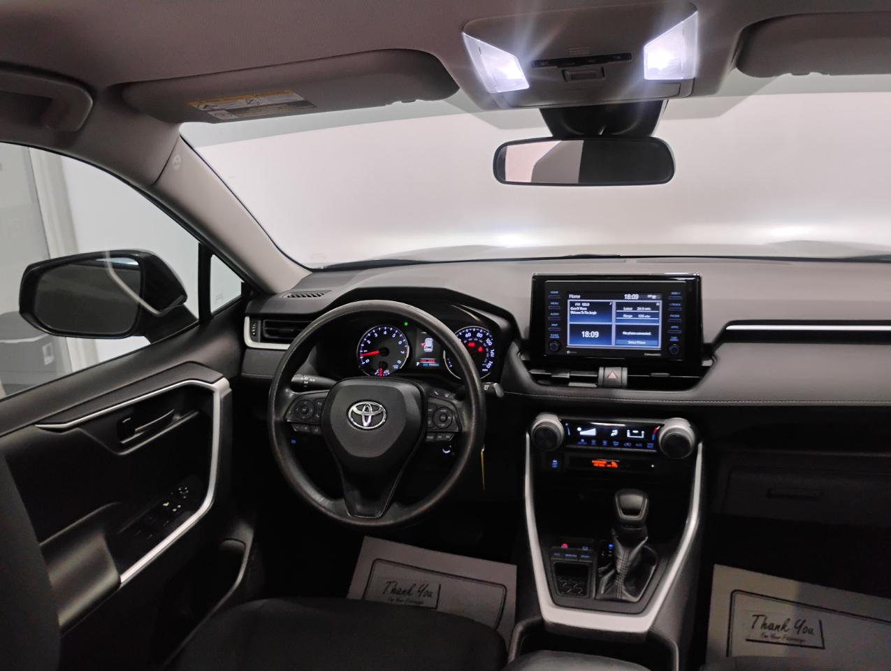 Toyota RAV4 LE 2021