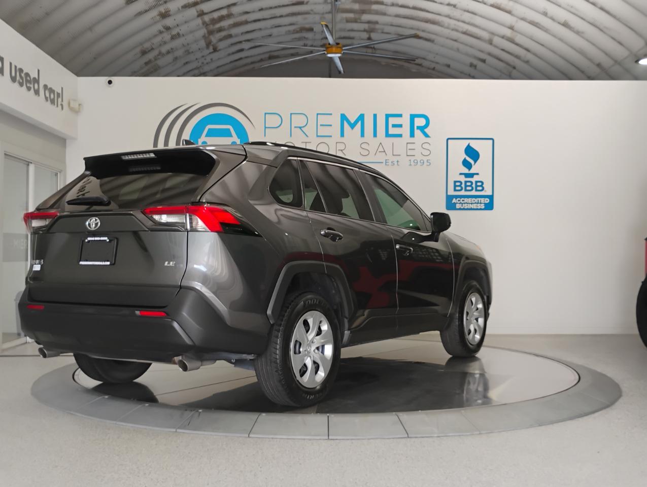 Toyota RAV4 LE 2021