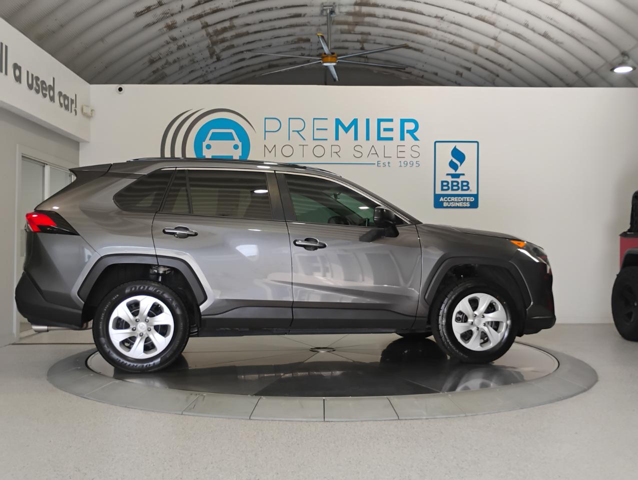 Toyota RAV4 LE 2021