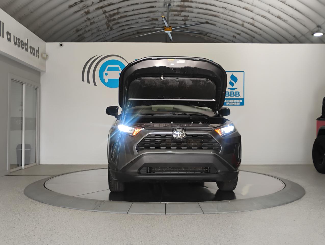 Toyota RAV4 LE 2021