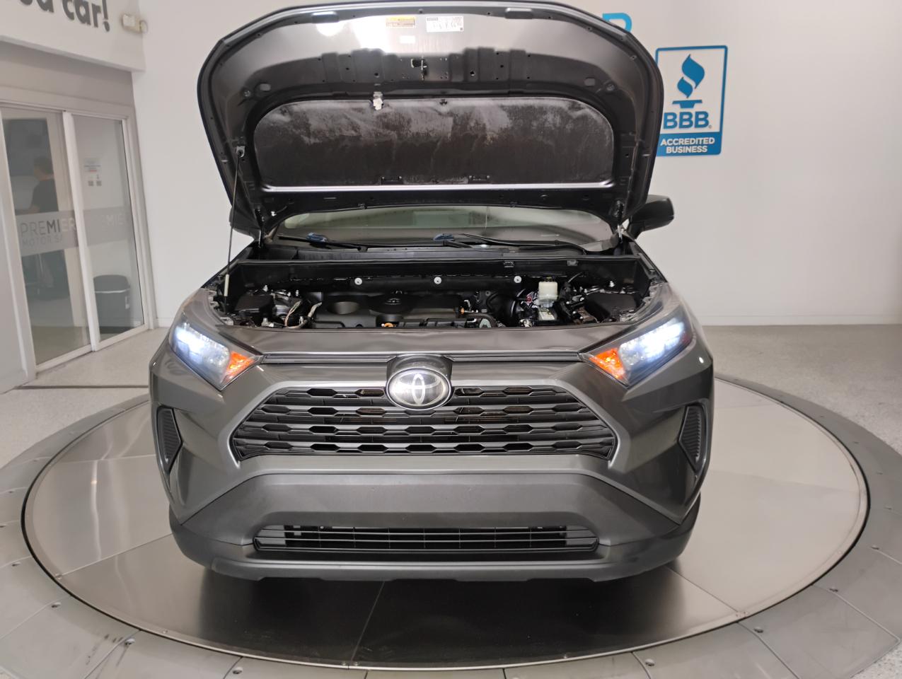 Toyota RAV4 LE 2021