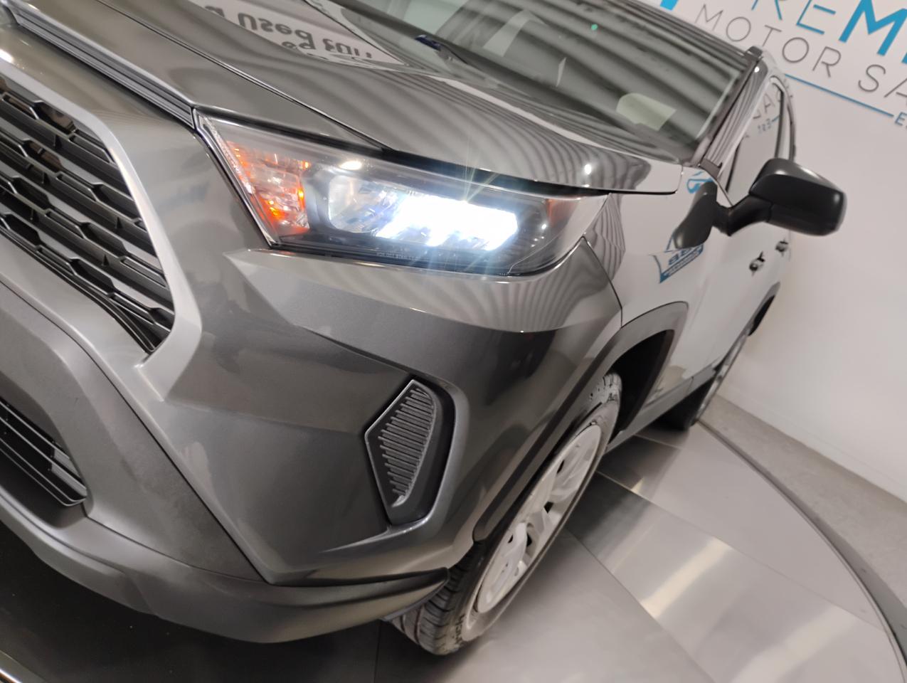 Toyota RAV4 LE 2021